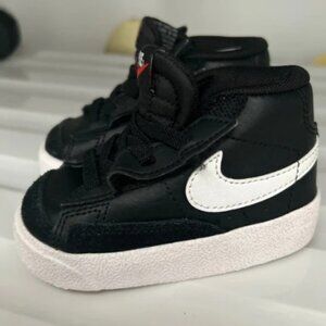 Baby shoes size 4c Nike Velcro